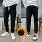 Herrenhose aus Cord mit lockerem Knöchelbund (50 % Rabatt)