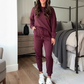 Zweiteiliges Set aus lässigem Damen-Oberteil mit Rundhalsausschnitt und Hose