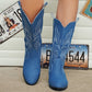 Weite Cowgirl-Stiefel mit klassischer Stickerei