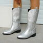 Weite Cowgirl-Stiefel mit klassischer Stickerei