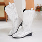 Weite Cowgirl-Stiefel mit klassischer Stickerei