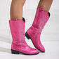 Weite Cowgirl-Stiefel mit klassischer Stickerei