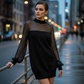 Minikleid aus transparentem Mesh mit Stehkragen