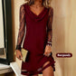Elegantes A-Linien-Kleid mit Wasserfallausschnitt und Spitzenärmeln