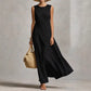 Schickes, asymmetrisches, ärmelloses Maxikleid
