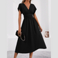Damenkleid mit V-Ausschnitt und tailliertem Schnitt