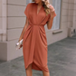 Elegantes Damenkleid mit V-Ausschnitt und Rüschen