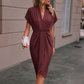 Elegantes Damenkleid mit V-Ausschnitt und Rüschen