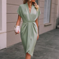 Elegantes Damenkleid mit V-Ausschnitt und Rüschen