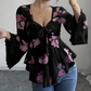 Damenbluse mit Blumenmuster, quadratischem Ausschnitt und geknoteter Vorderseite
