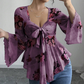 Damenbluse mit Blumenmuster, quadratischem Ausschnitt und geknoteter Vorderseite