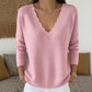 Aktueller Trend⭐👚 Strickpullover mit gewelltem V-Ausschnitt – feminine Details und weiche Textur für einen lässigen Look bei kühlem Wetter